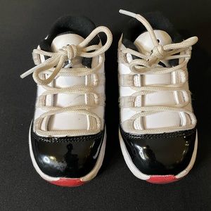 Jordan low 11’s Concord Bred